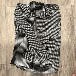 Roundtree & Yorke Button Down Shirt - L